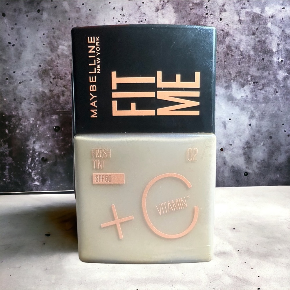 Maybelline Fit Me Fresh Tint Foundation With SPF 50 & Vitamin C Shade #2